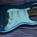 Fender Vintera '60s Stratocaster w/Pau Ferro Fretboard and Fender Gig Bag - Ice Blue Metallic
