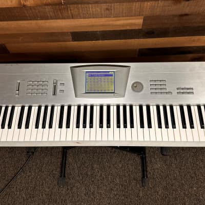 Korg Trinity V3 Pro 76-Key 32-Voice Polyphonic Workstation 1998 - Silver