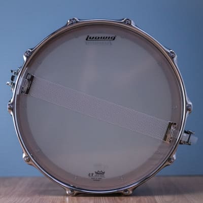 Ludwig Universal Cherry Snare Drum - 6.5 Inch x 14 Inch image 3