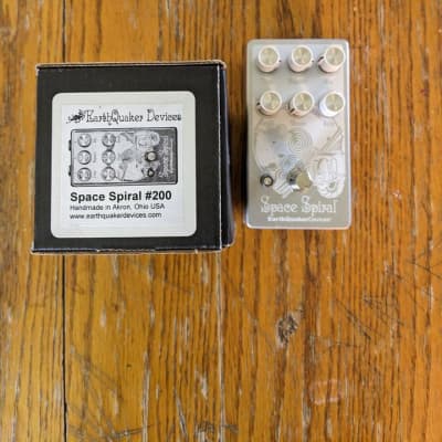 EarthQuaker Devices Space Spiral Modulated Delay Device 2017 - 2019 - Silver / White Print image 3