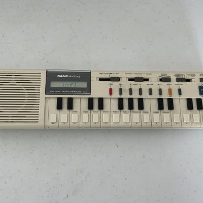 Casio VL-1 VL-Tone 29-Key Synthesizer Keyboard 1979 - 1984 - White