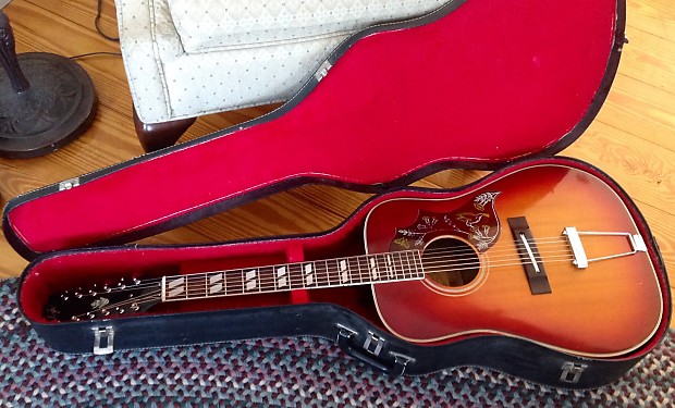 Lyle 12 deals string acoustic guitar