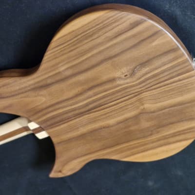 Rickenbacker 330W - Walnut including Case image 15