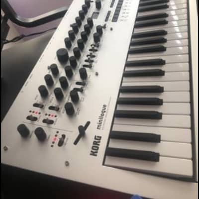 Korg Minilogue 4-Voice Polyphonic Analog Synthesizer 2016 - Present - Silver