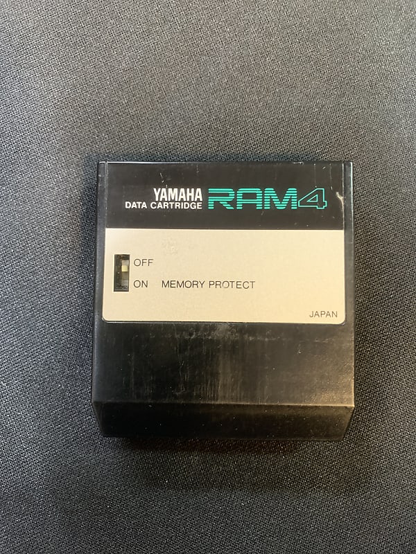 YAMAHA「RAM4」DATA CARTRIDGE for DX7Ⅱ Yamaha RAM4 | Accessories | Yamaha black boxes online archive