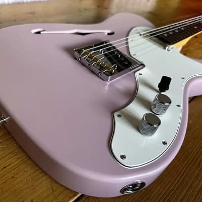 Fender Japan Limited Edition Domestic Only Kusumi Pink