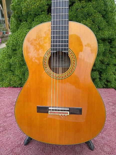 Yamaha CG-151C Classical Guitar Natural w. Chipboard Case