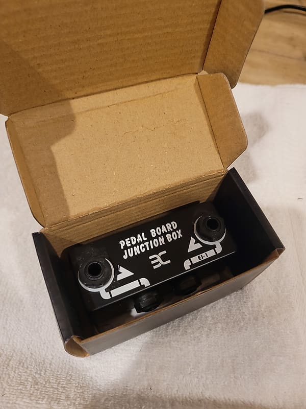 EX Pedalboard Junction box Reverb