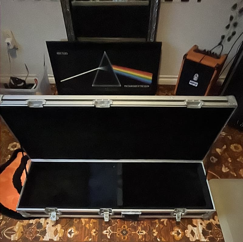 Gator Bass guitar flight case 2000’s2010’s Black Reverb