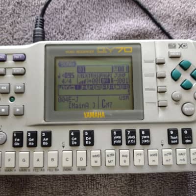 Yamaha QY 70 Sequencer Groovebox