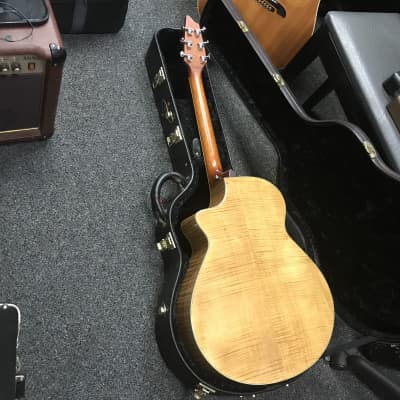 Breedlove Atlas Stage J350/EF acoustic electric guitar handcrafted in Korea 2009 ( discontinued model in Maple ) excellent with original Breedlove deluxe hard case tool , extra bone saddle & key included. for sale