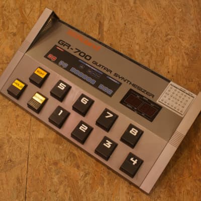 Roland GR-700