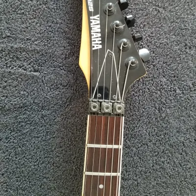 Yamaha RGX 612S Super Strat 1988-94 Pearl White image 3