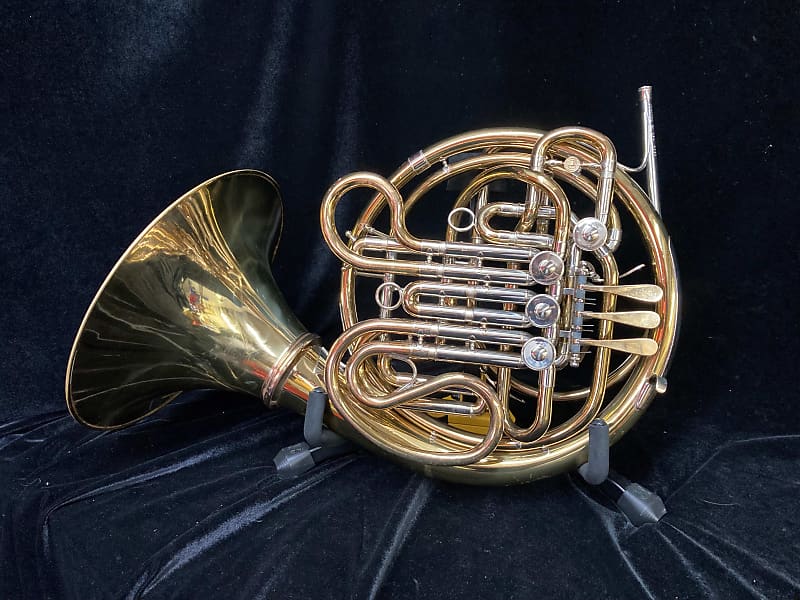 Beautiful Holton H280 Double French Horn