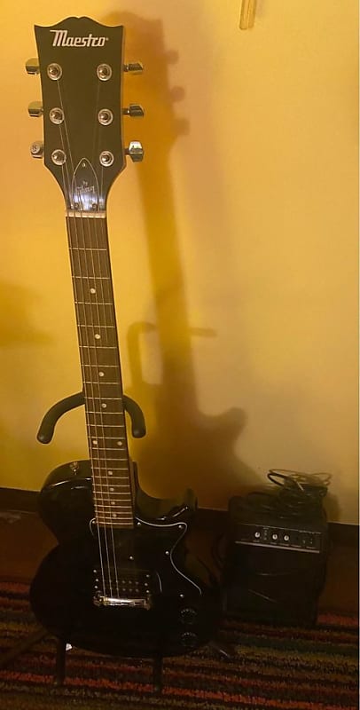 Maestro starter guitar by Gibson with amp, cable and guitar stand image 1