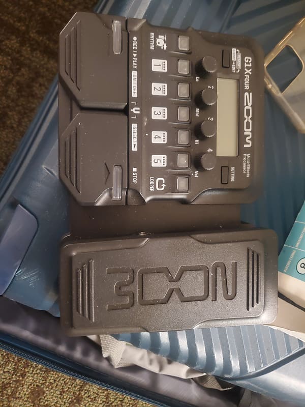 Zoom G1X Four