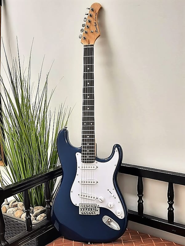 BACCHUS UNIVERSE SERIES バッカス BST-1 R Bacchus BST-1R-CAR Universe Series Electric Guitar, Candy