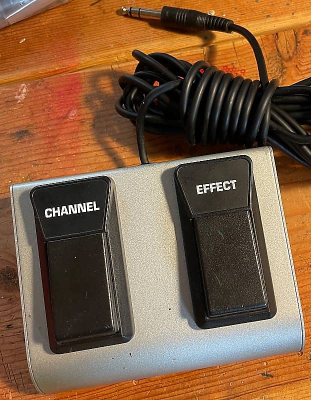 Behringer FS112 Dual Momentary Footswitch Reverb