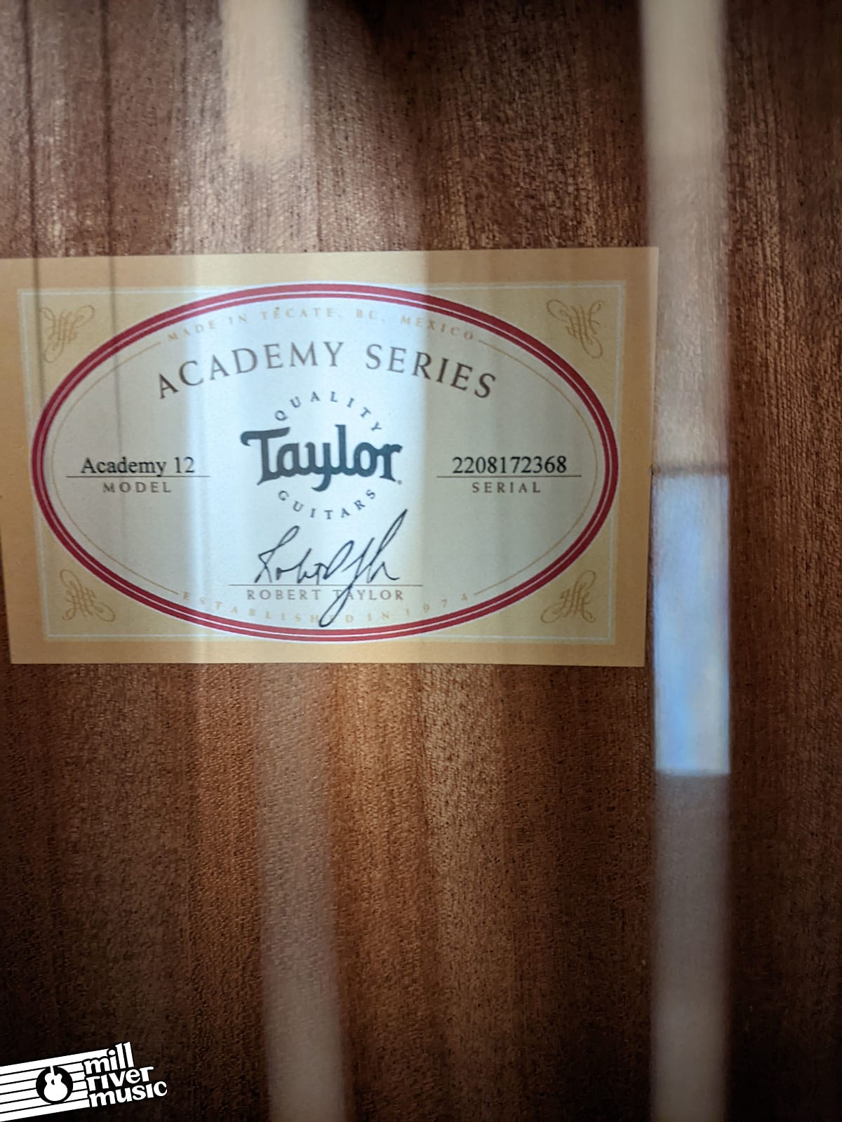 Taylor Academy 12 Demo Acoustic Guitar w/gig bag