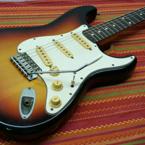 Fender japan stratocaster eシリアル Fender Japan シリアルナンバーで年代特定 - HYBRID GUITARS Note