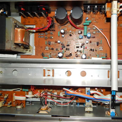 Luxman L-400 stereo integrated amplifier image 8