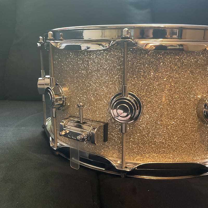 DW Collectors Series 6.5x14” BROKEN GLASS W/ CHROME HW OAK