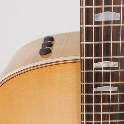 Taylor 600-Series 618e Grand Symphony Acoustic-Electric Guitar - Spruce Top with Maple Back and Sides image 5