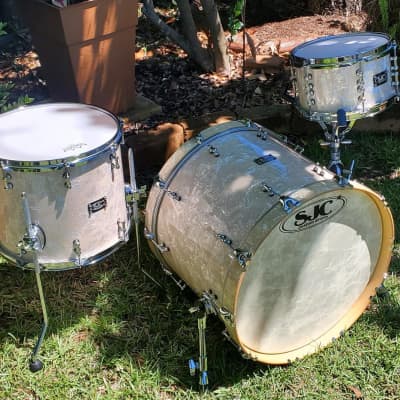 SJC Custom 3pc Drum Set - Aged White Marine Pearl / Maple Shells image 10