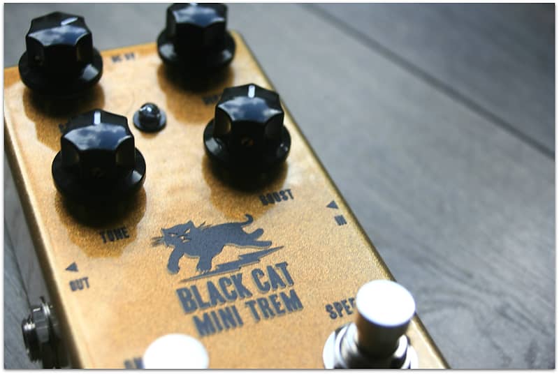 Black Cat Mini-Trem Tremolo/Clean Boost