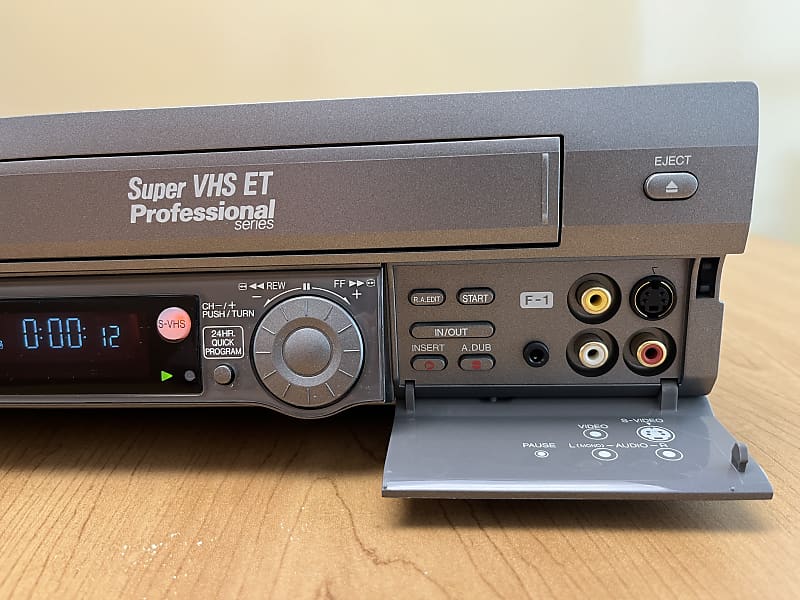 JVC SR-VS30 Video Cassette Recorder Mini-DV S-VHS Tested and