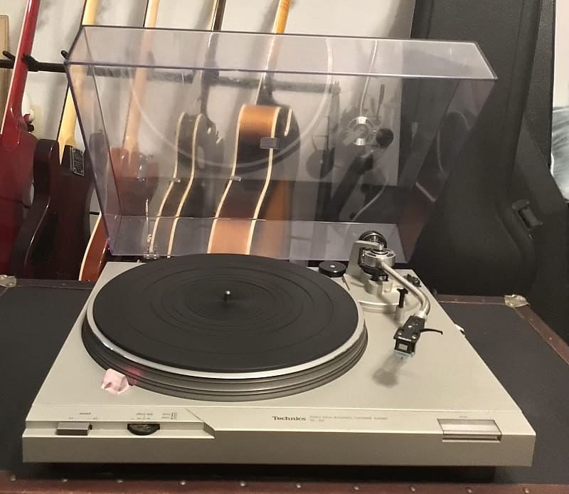 Vintage Technics SL-D2 Direct Drive Automatic Turntable System