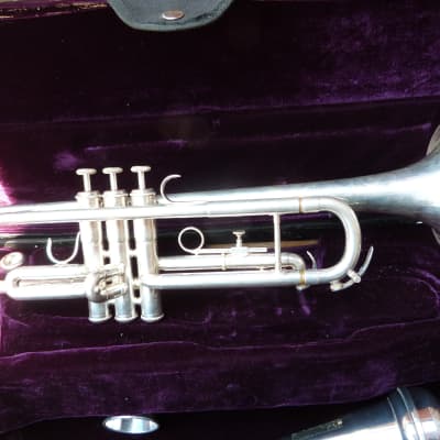 Besson silver trumpet 1000   with case and mouthpiece  silver image 3