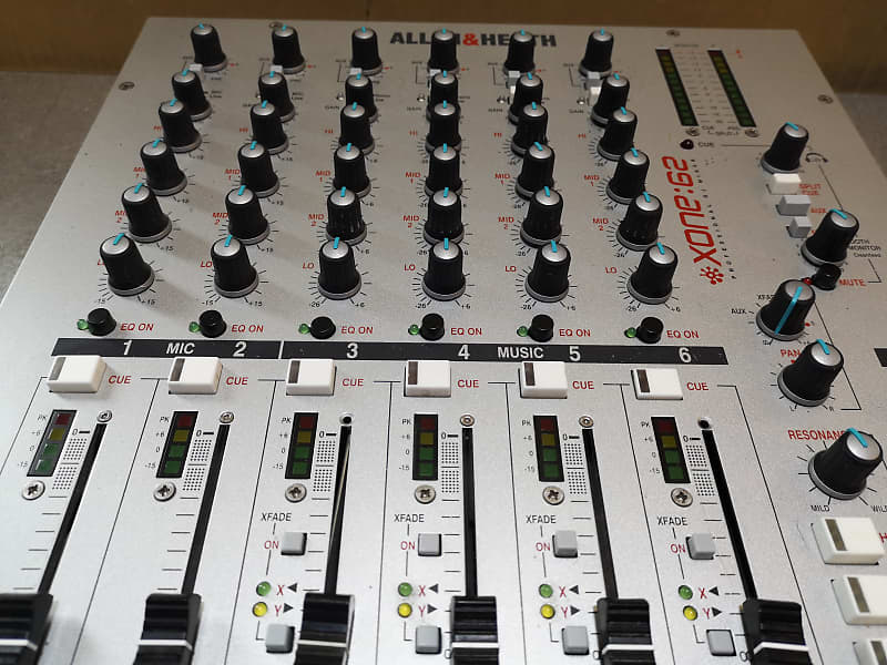 Allen & Heath Xone:62 6 Channel Professional DJ Mixer - Made In UK