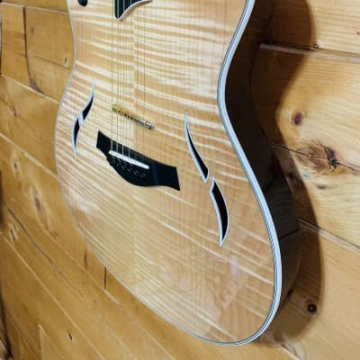 Taylor T5C1 Natural Quilt Acoustic Electric Guitar Blond T5 C1 w/ Hard Case image 4