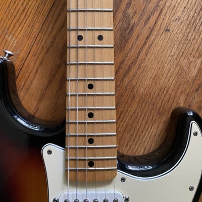 Mexican Fender Stratocaster 2012 Sunburst image 2