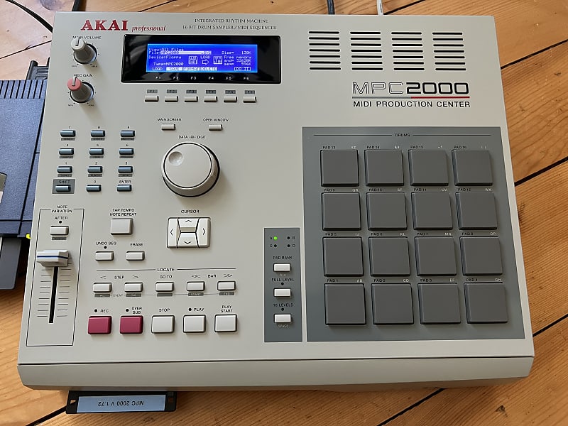 Akai MPC2000 classic