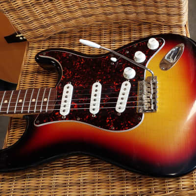 Fender Custom Shop 1960s Stratocaster RI * sounds/plays/looks really great * very fine USA Custom Shop instrument made in 2005 * authentic vintage Strat tone * perfect condition with fine hairline aging * frets have 100% *  Serial Number: R22959 image 4