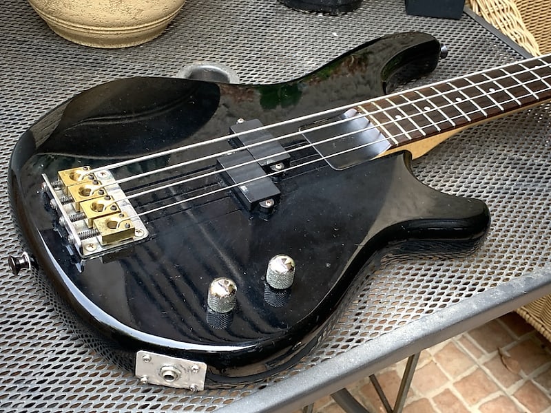 Very Cool 1986 Made in Japan Washburn 4 string bass guitar B
