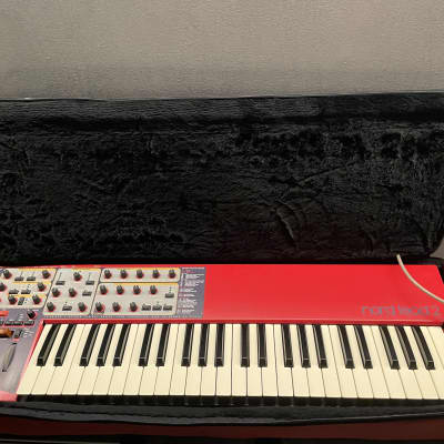 Nord Lead 2 49-Key 12-Voice Polyphonic Synthesizer 1997 - 2003 - Red