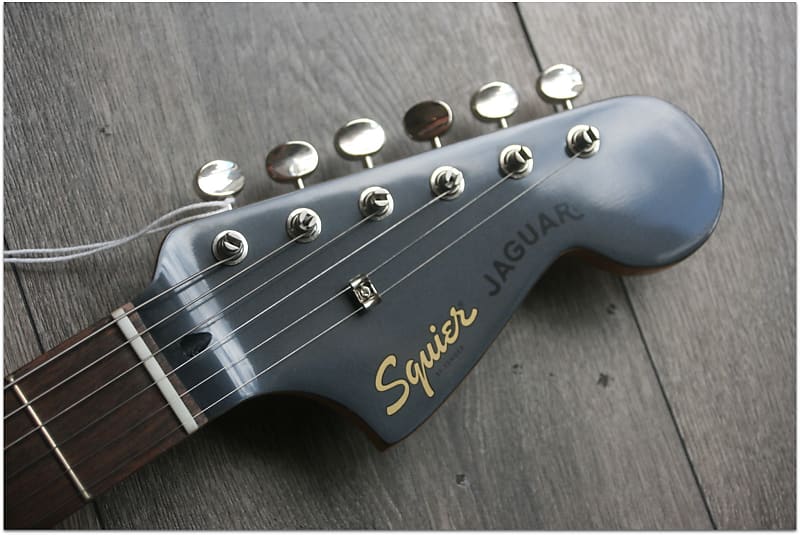 SQUIER 