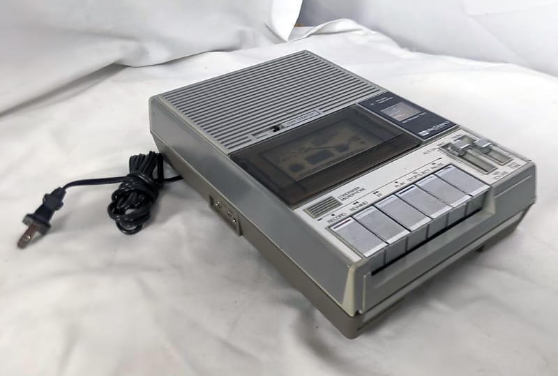 Solid State Mini Cassette Tape Recorder R-Player Pax Ltd.; Skokie IL