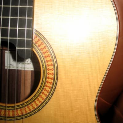 Alhambra Alhambra Signature Series Mengual and Margarit Classical Guitar 2009 spruce image 4