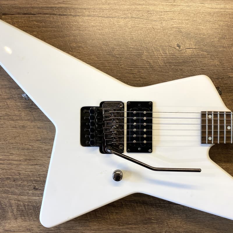 2012 Charvel Desolation Star DST-3 FR 1H Gloss White Finish Electric Guitar