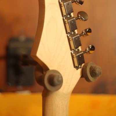 Unbranded Monroe II 2020 Pink 6 string guitar Danelectro style pickups SSS image 7