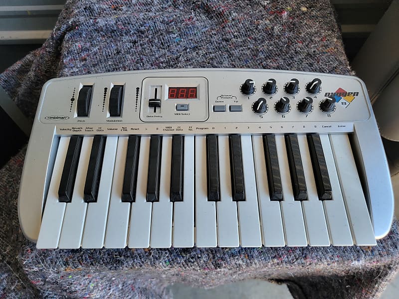 Midiman Oxygen 8 Reverb