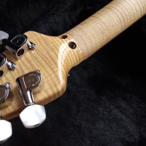 Ernie Ball Music Man Axis EX EVH Trans Gold Japan Mint Ernie Ball Music Man Axis EX EVH Trans Gold Japan Mint