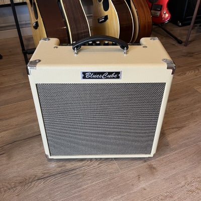 Roland Blues Cube Hot 30w Combo