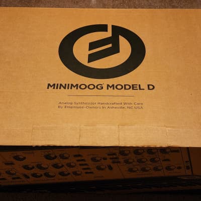 Moog Minimoog Model D Reissue 44-Key Monophonic Synthesizer (2016) 2016 - 2017 - Black / Wood image 9