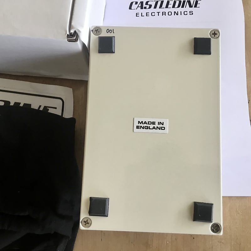 Castledine Electronics Olympic Hoochie's Octave Fuzz