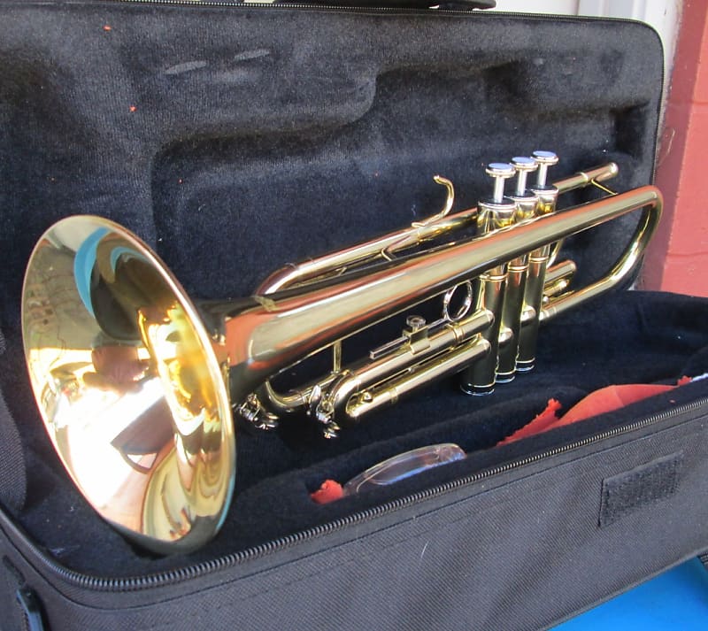 Mendini Bb Trumpet With Case 2010s - Brass Super Clean | Reverb